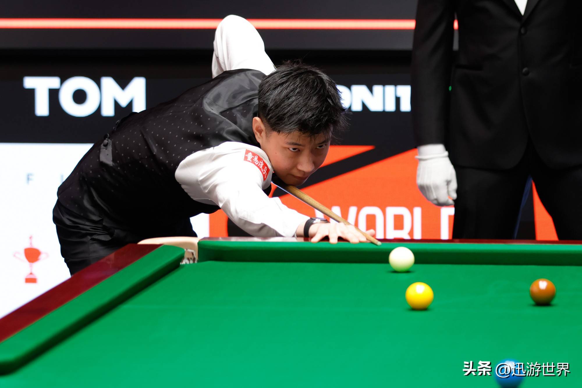 士兵试图用 士兵试图用