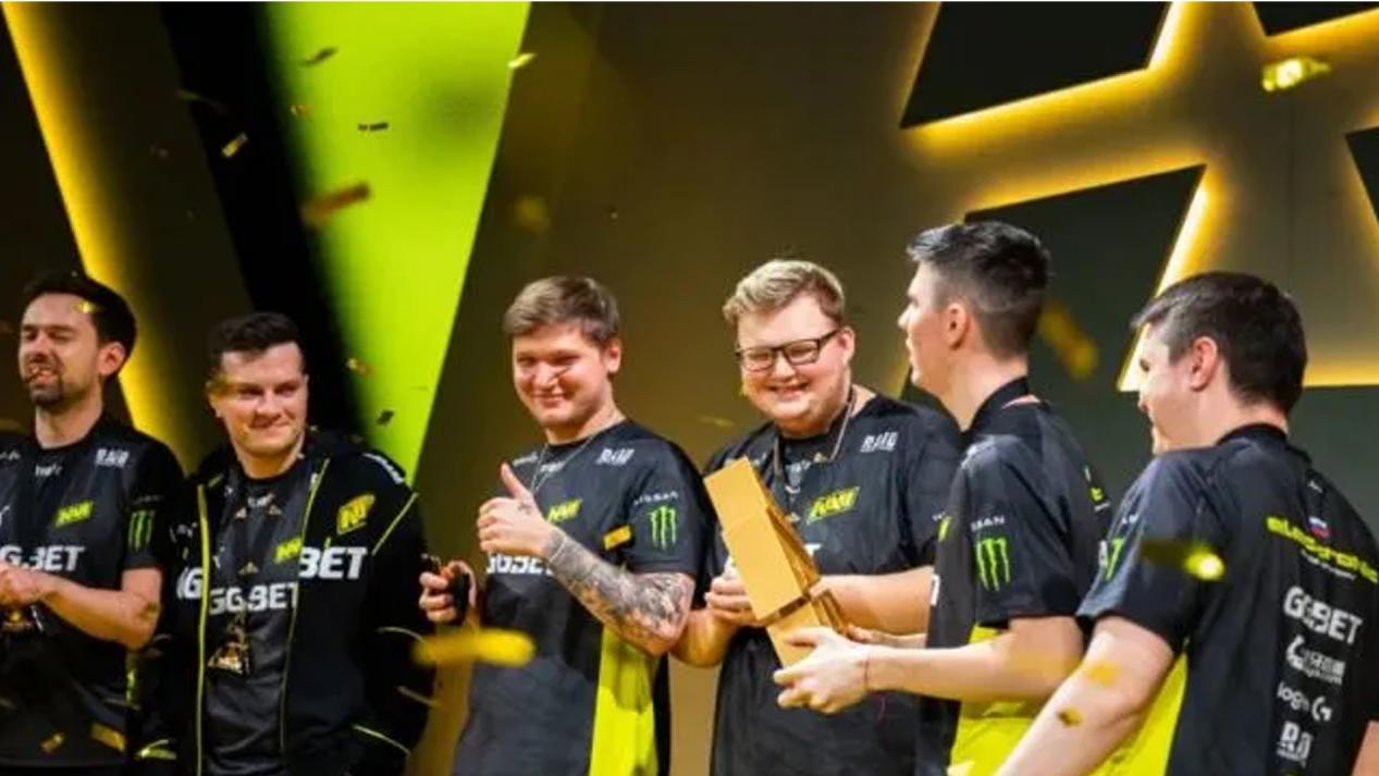 当球员的执 当球员的执